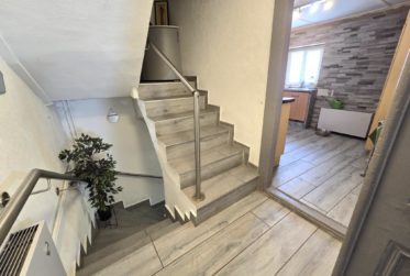 Maison villageoise à fort potentiel - terrain et places de parc