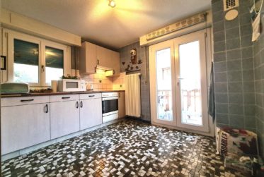 Bel appartement lumineux avec balcon et garage privatif