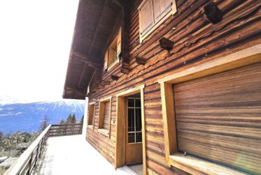Chalet spacieux à rénover avec projet de construction + PPE constituée et vue imprenable !