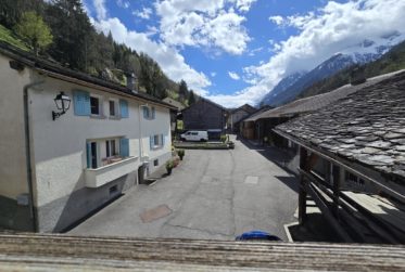 Maison villageoise de deux appartements avec fort potentiel