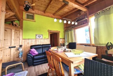 Belle maison de deux appartements + grand atelier et authentique Raccard