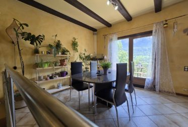 Rive droite : Villa individuelle avec vue dégagée et ensoleillement / jardin et garage