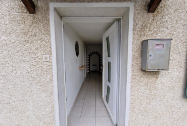 MAISON VILLAGEOISE AVEC 2 APPARTEMENTS INDÉPENDANTS ET UNE GRANGE