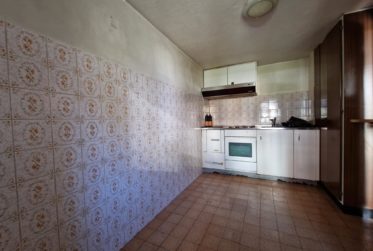 MAISON VILLAGEOISE AVEC 2 APPARTEMENTS INDÉPENDANTS ET UNE GRANGE