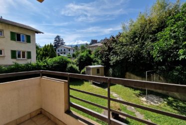 Spacieux appartement 4.5 pièces avec cheminée, 3 balcons et garage