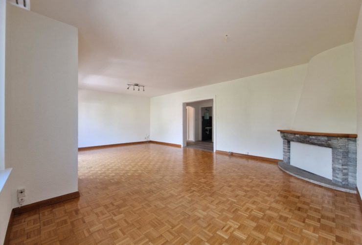 Spacieux appartement 4.5 pièces avec cheminée, 3 balcons et garage