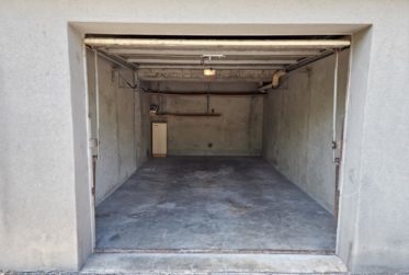 Spacieux appartement 4.5 pièces avec cheminée, 3 balcons et garage
