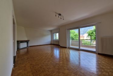 Spacieux appartement 4.5 pièces avec cheminée, 3 balcons et garage