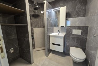Rez-de-jardin : 4.5 pièces avec cachet unique ! Place de parc incluse