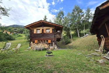 Authentique Mayen à La Tzoumaz + ses 2 mazots – Charme et Tranquillité au coeur des 4 Vallées !