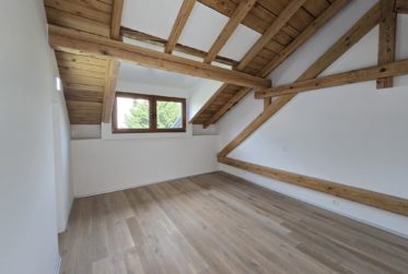 Magnifique attique de 4.5 pièces / cachet unique et grande terrasse - Place de parc incluse