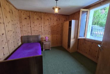 Maison jumelée de 3.5 pces / jardin, places de parc, carnotzet et Garage Box