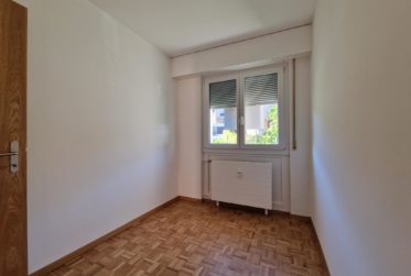 Charmant 4,5 pièces rénové avec vue, trois balcons et place de parc