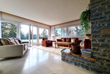 Spacieuse villa d’architecte des années 60 " LA MUSARDIERE" – Rénovations récentes – vendue meublée et équipée - Forêt privative