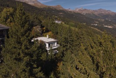 Spacieuse villa d’architecte des années 60 " LA MUSARDIERE" – Rénovations récentes – vendue meublée et équipée - Forêt privative