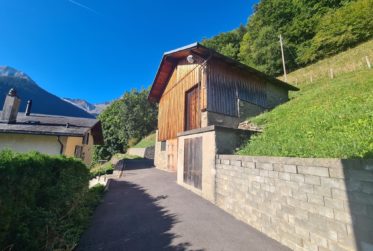 À vendre – Superbe grange de caractère au fort potentiel, en zone constructible / Mex (St-Maurice)
