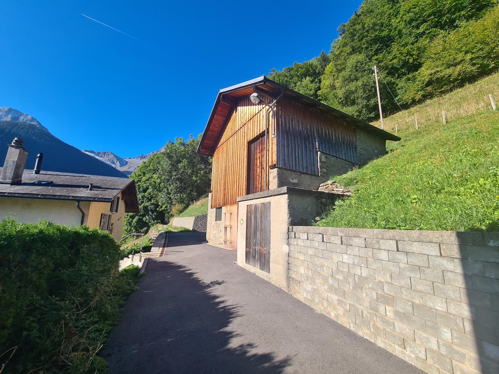 À vendre – Superbe grange de caractère au fort potentiel, en zone constructible / Mex (St-Maurice)