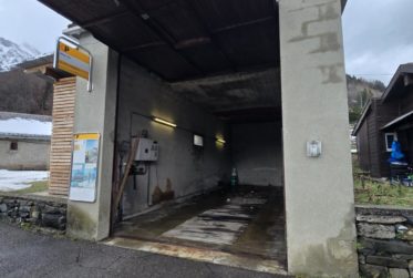 Bien atypique à fort potentiel – Grand garage/entrepôt - transformable en habitation