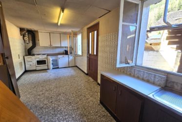 Un projet à imaginer : Maison à rénover au cœur de Praz-de-Fort - beau potentiel de 2 logements