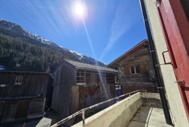 Un projet à imaginer : Maison à rénover au cœur de Praz-de-Fort - beau potentiel de 2 logements