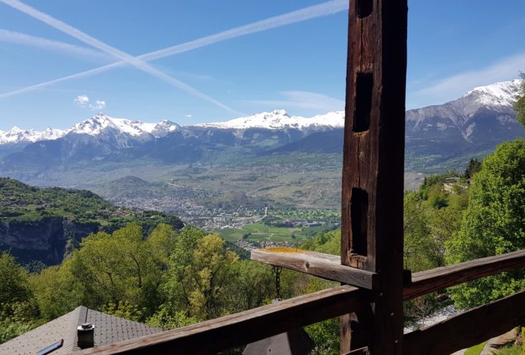 Chalet authentique de 5.5 pces avec mazot, grange et cave à vin sur grand domaine – Val d’Hérens