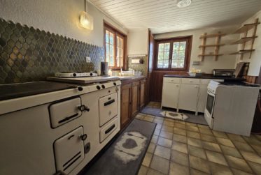 Chalet authentique de 5.5 pces avec mazot, grange et cave à vin sur grand domaine – Val d’Hérens