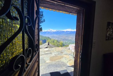 Chalet authentique de 5.5 pces avec mazot, grange et cave à vin sur grand domaine – Val d’Hérens