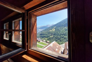 Vente aux étrangers possible - Appartement de charme avec terrasse de 80 m² et vue panoramique sur les Alpes