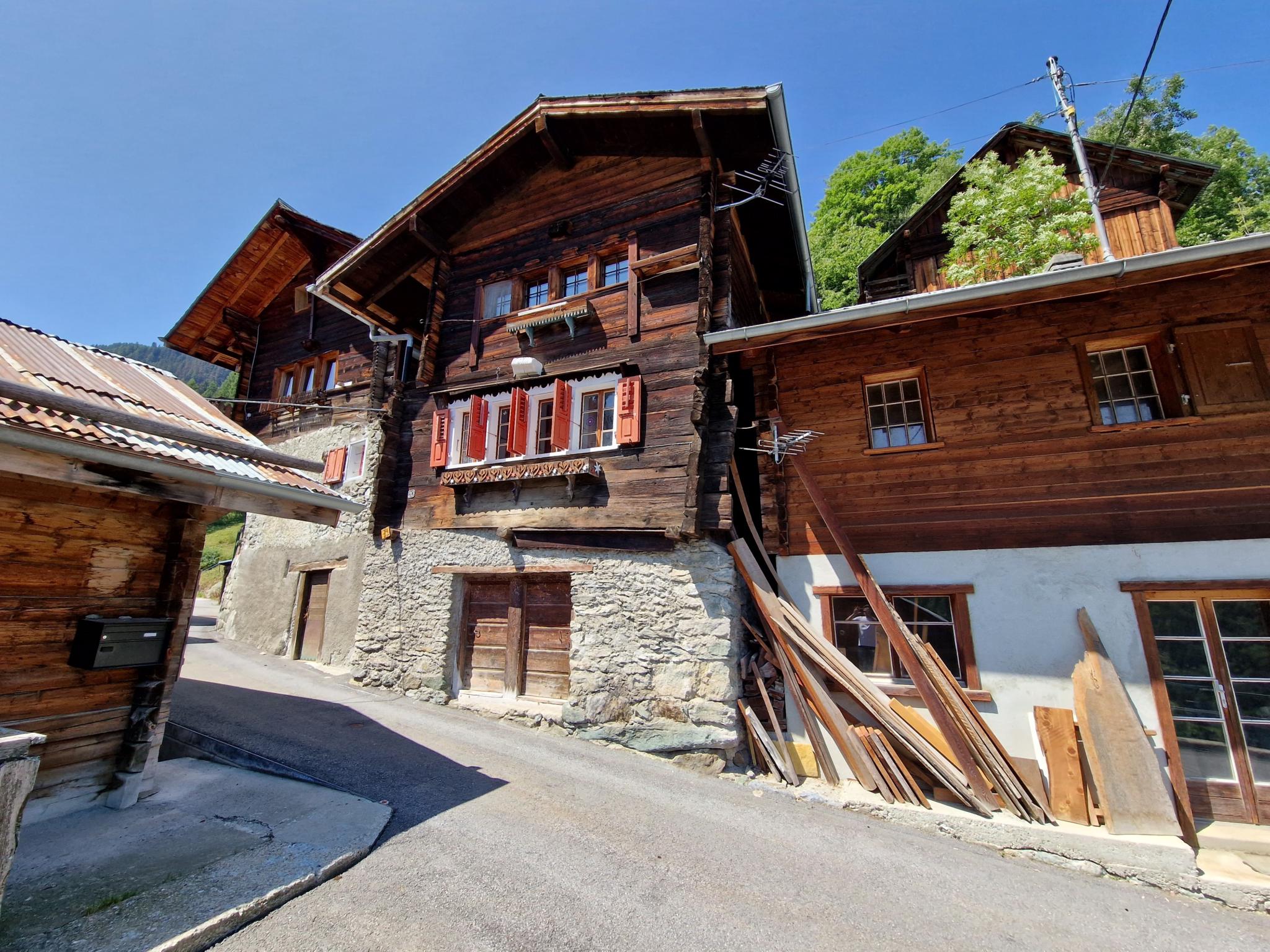 Vente aux étrangers possible - Appartement de charme avec terrasse de 80 m² et vue panoramique sur les Alpes